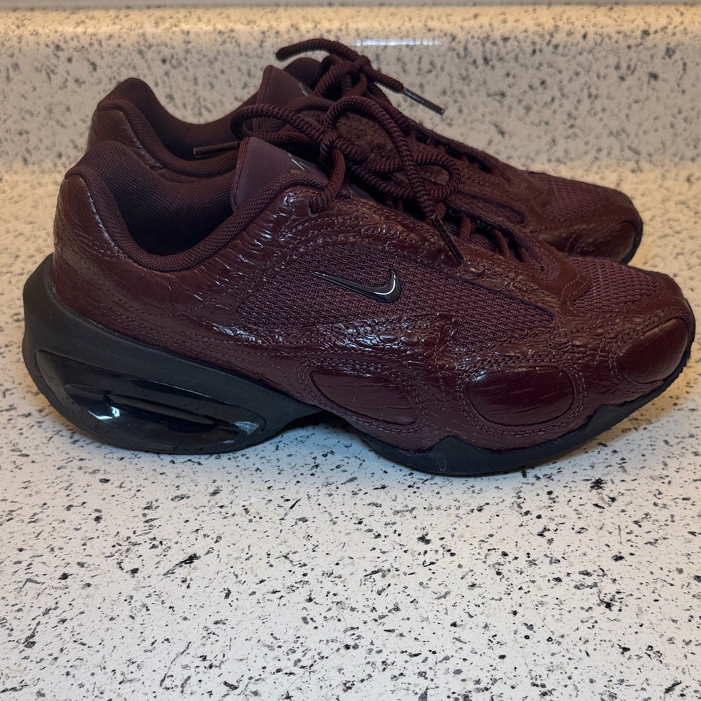 Nike Low-Top Maroon Athletic Sneakers - Picture 4 of 16